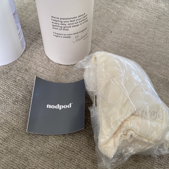 Nodpod- weighted eye blanket - Picture 6 of 6